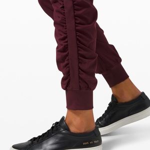 Lululemon Beyond the Studio Jogger BNWT